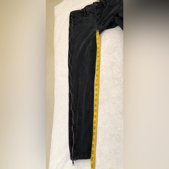 Free People Levon Size Zipper Black Skinny Jeans Womens Size 27 - Picture 6 of 12